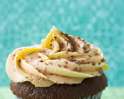 Deliciously Sweet: The Art of Sugar-Free Cakes & Cupcakes