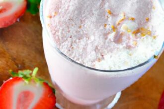 Creamy Keto Strawberry Milkshake: A Low-Carb Delight