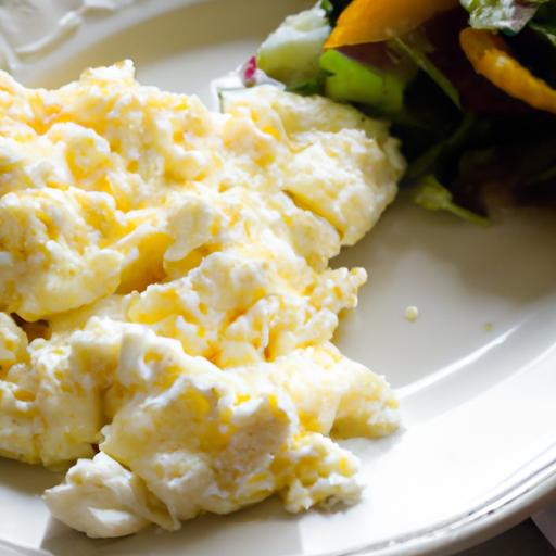 fluffy Scrambled Eggs with Cottage Cheese: A Protein boost