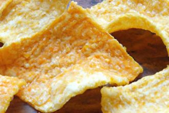 Crunchy Cheese Crisps: The Ultimate Low-Carb Snack Delight