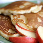 Fluffy Pancakes with Apples & Cinnamon: A Cozy Morning Treat